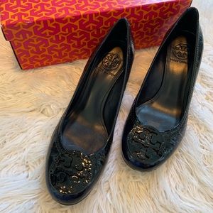 NEW Tory Burch Patent Leather Wedges Navy